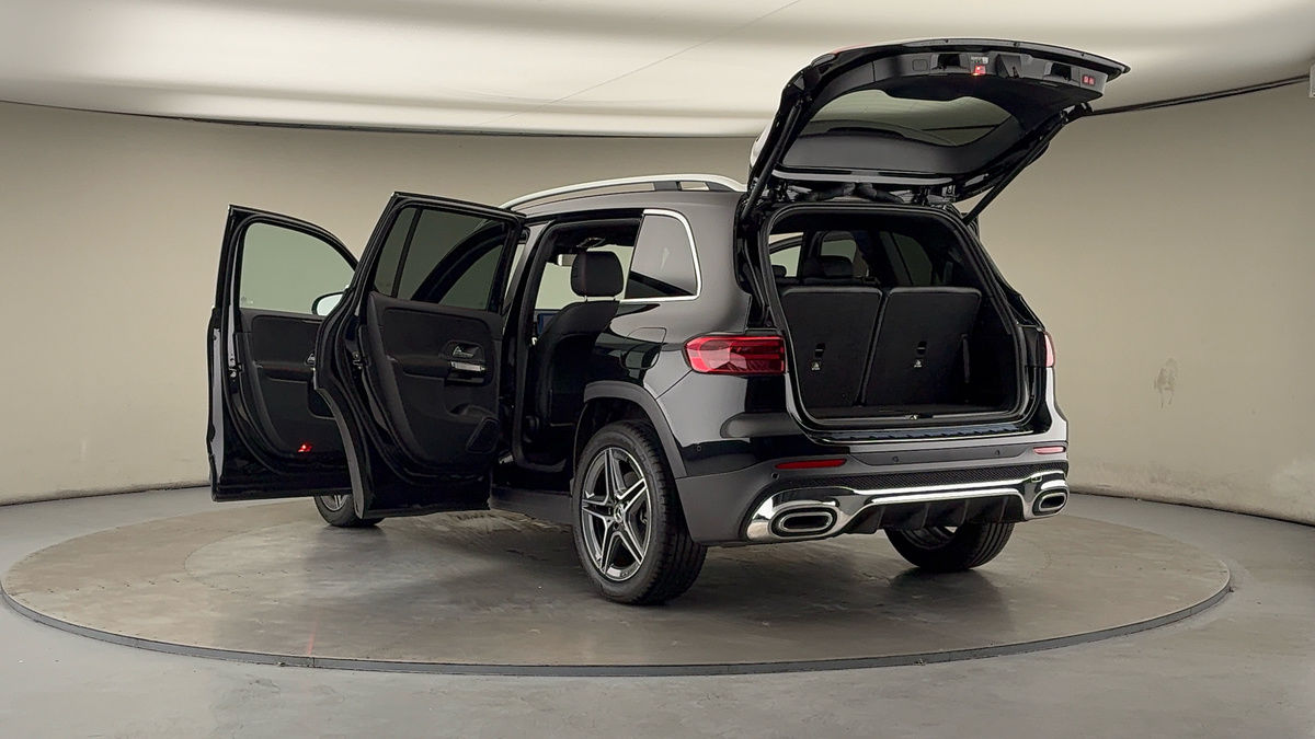 Mercedes-Benz GLB Image 23