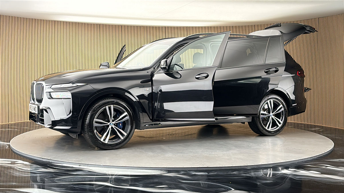 More views of BMW X7