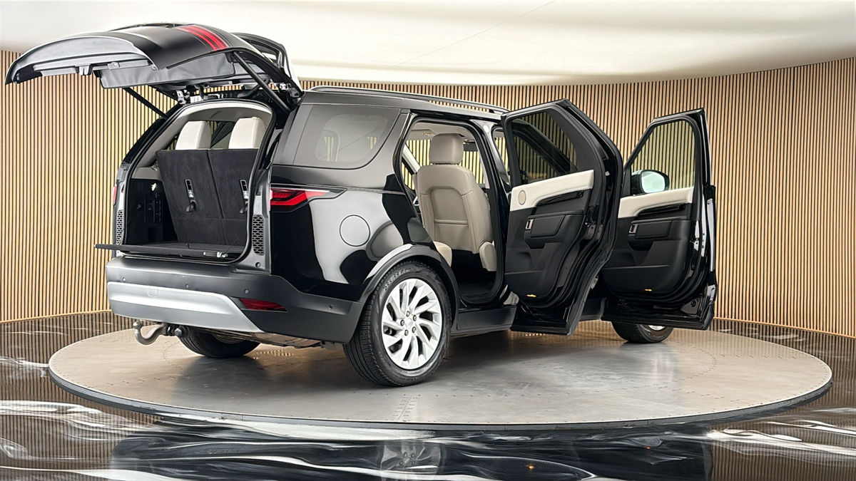 More views of Land Rover Discovery