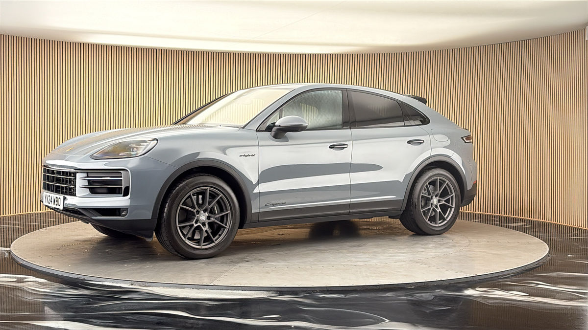 More views of Porsche Cayenne