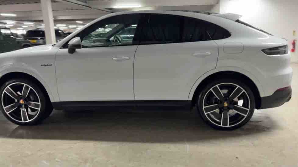 More views of Porsche Cayenne