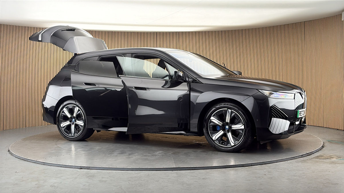 More views of BMW iX