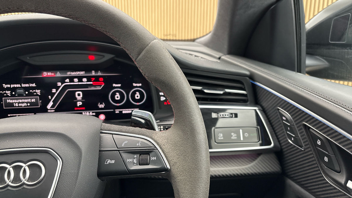 Audi RSQ8 Image 14
