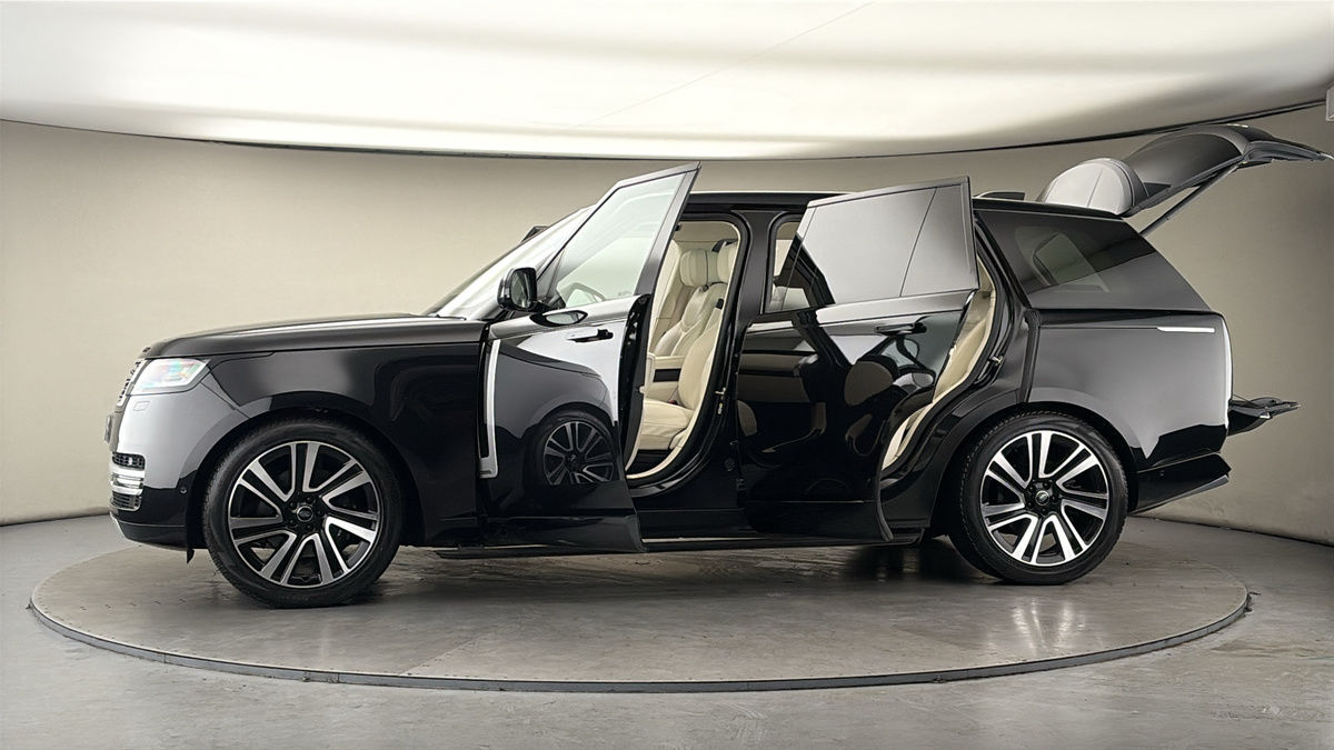 More views of Land Rover Range Rover