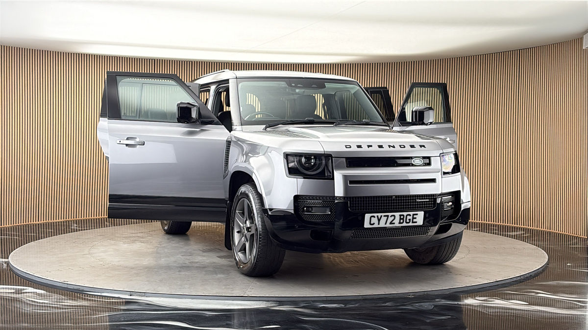 More views of Land Rover Defender 110