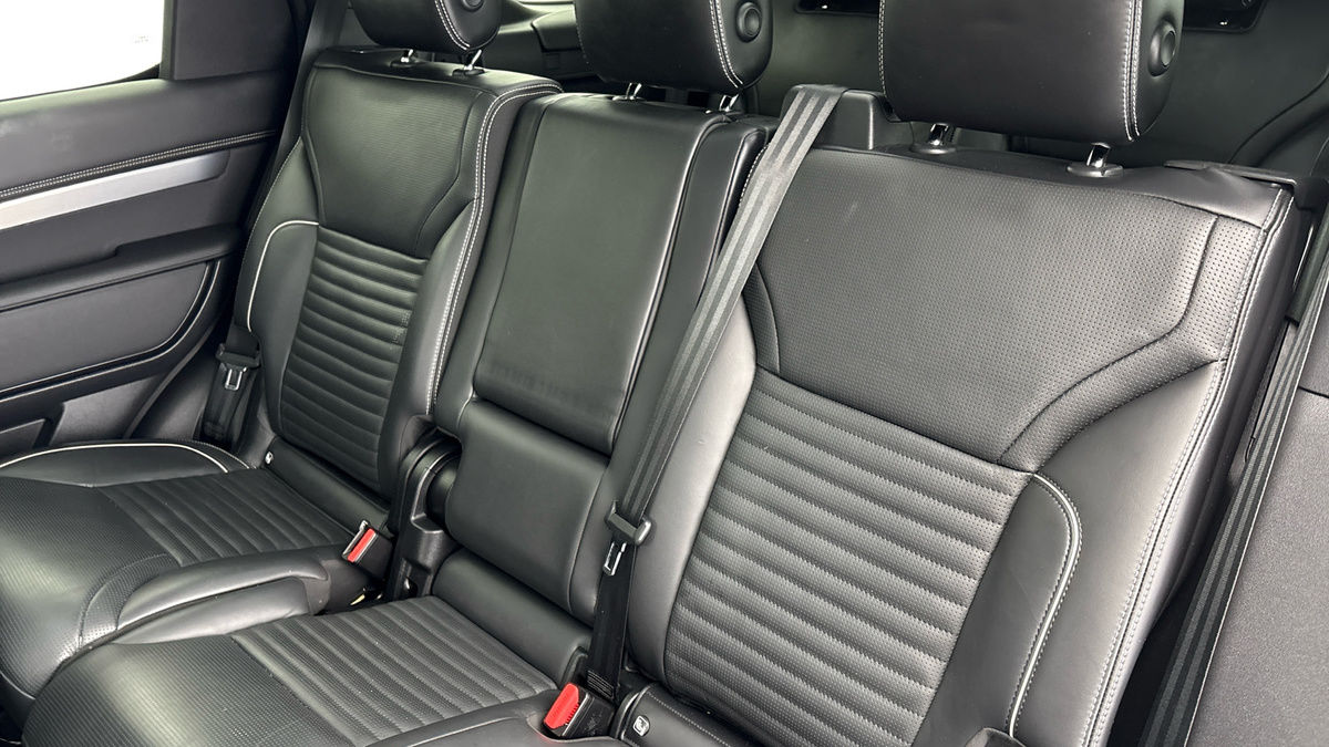 Land Rover Discovery Image 8