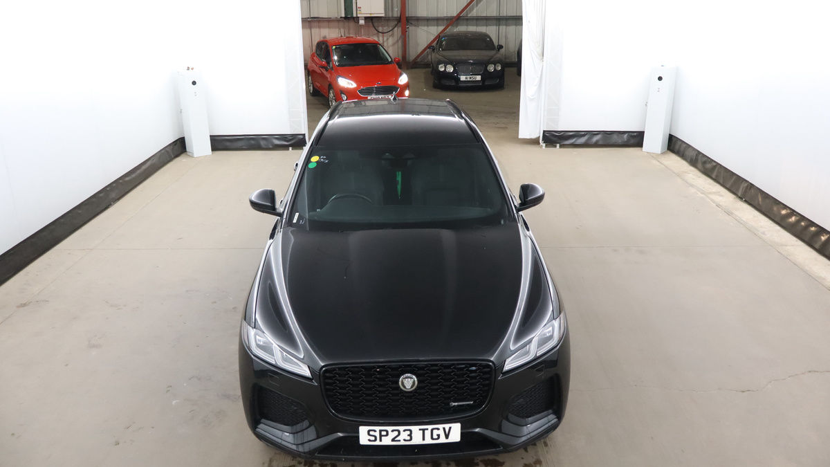 Jaguar F-PACE Image 7