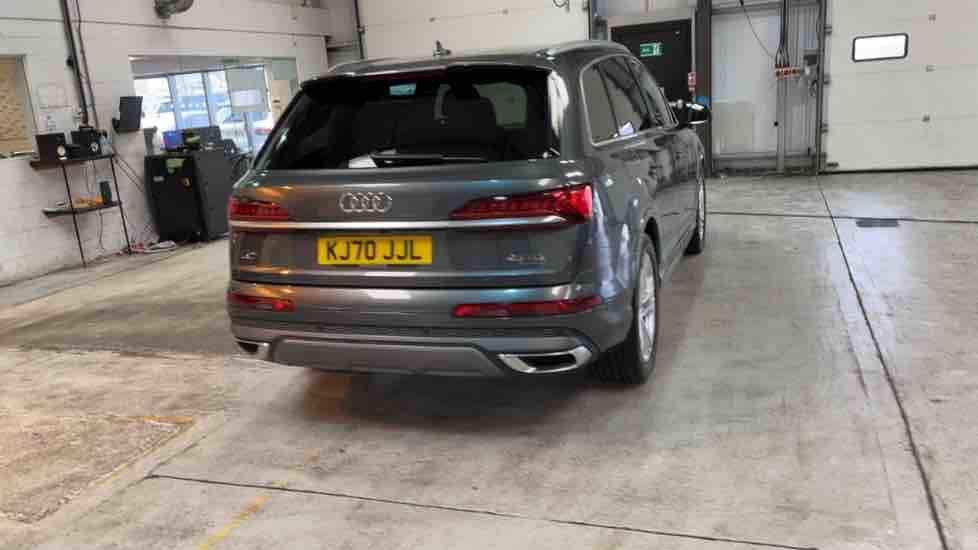 More views of Audi Q7