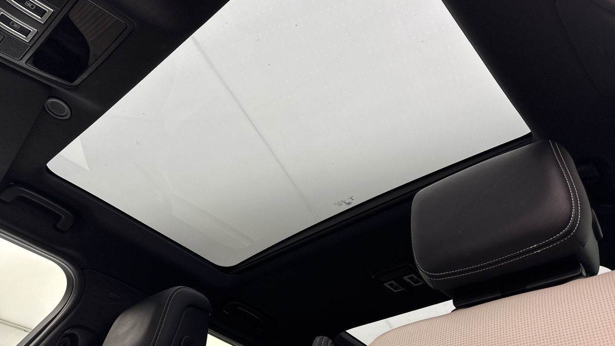 Land Rover Discovery Image 6