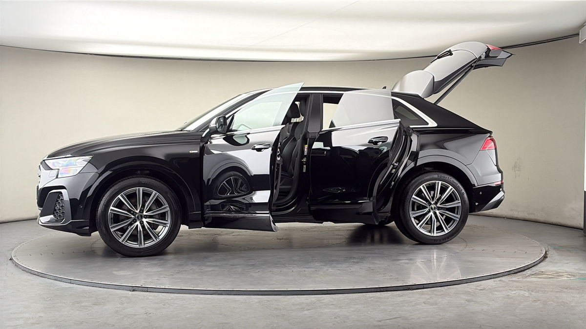 More views of Audi Q8