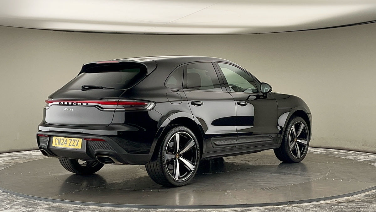 Porsche Macan Image 21