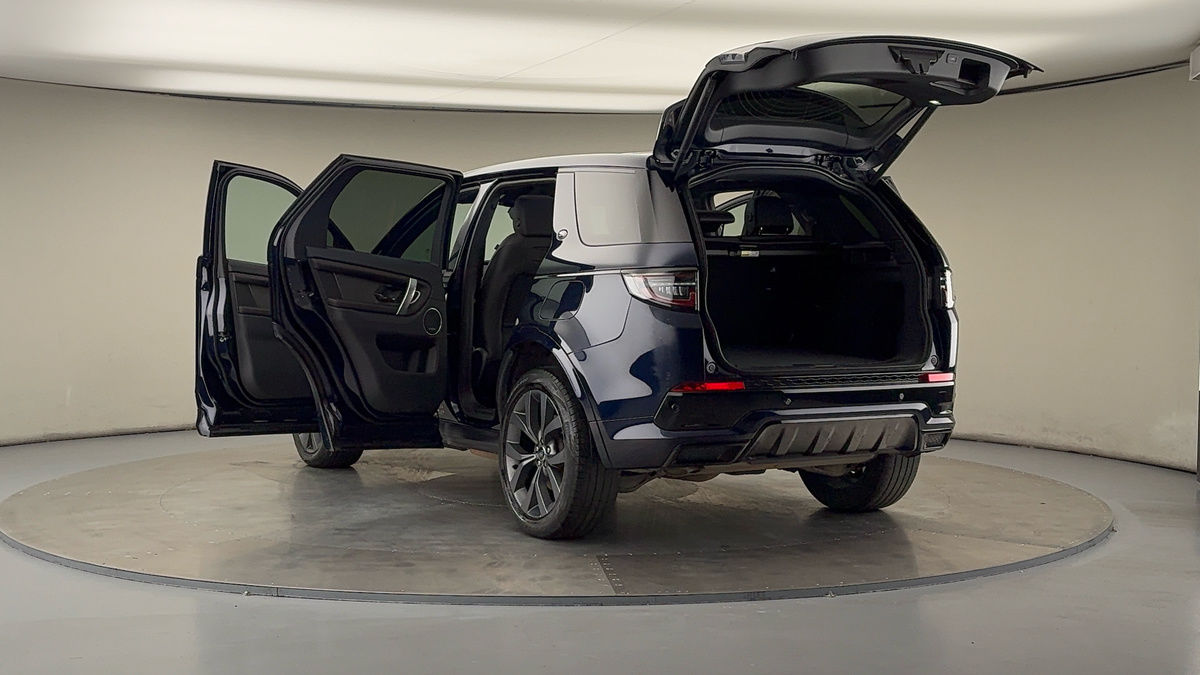 Land Rover Discovery Sport Image 23