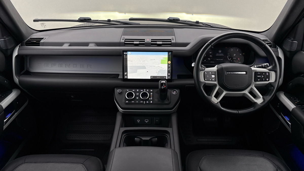 Land Rover Defender 110 Image 12