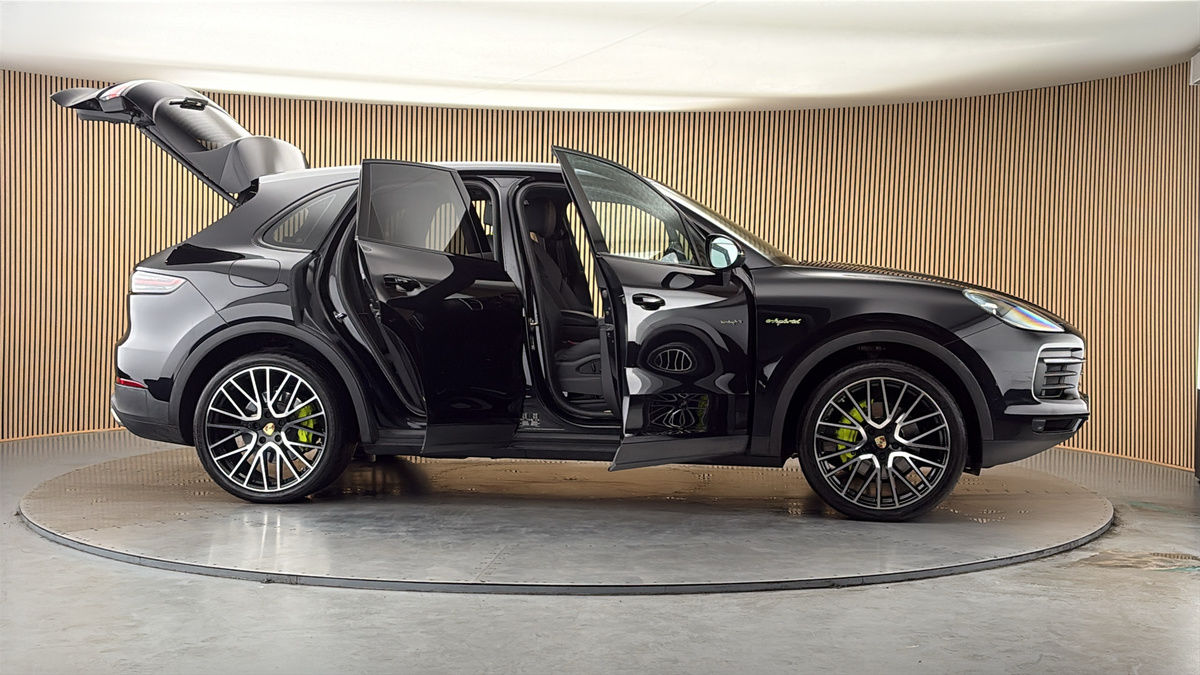 More views of Porsche Cayenne