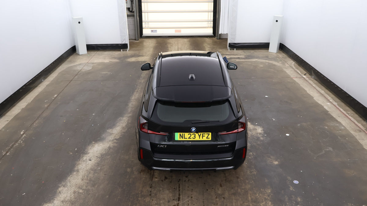 BMW iX1 Image 8