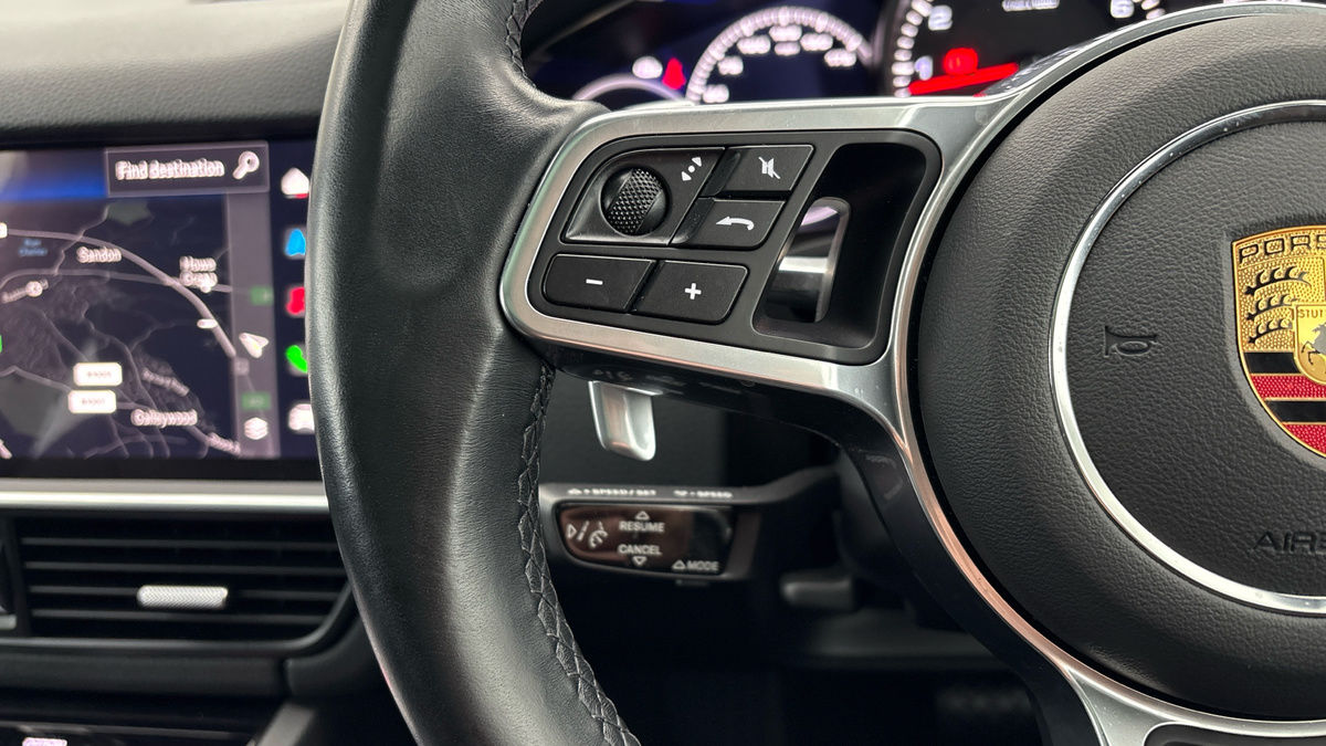 Porsche Cayenne Image 13