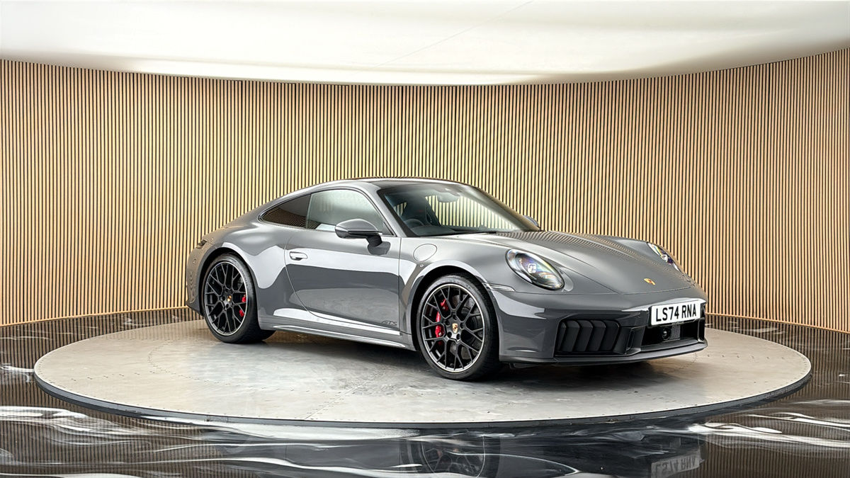More views of Porsche 911