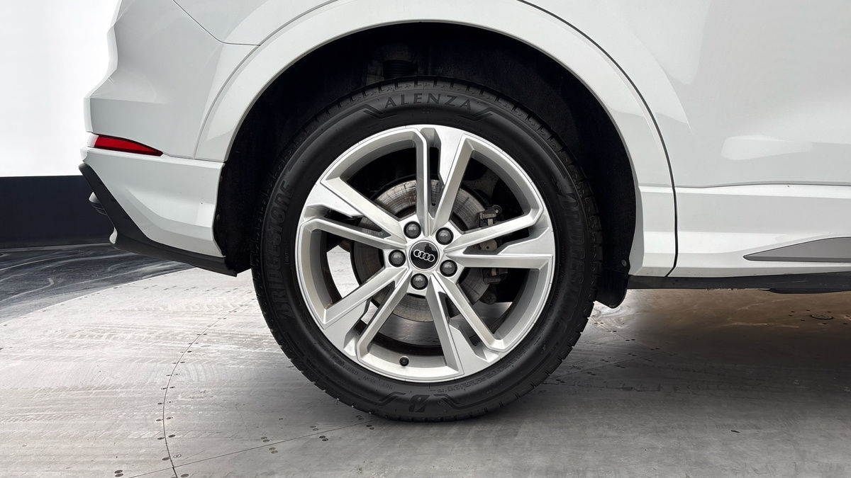 Audi Q3 Image 10