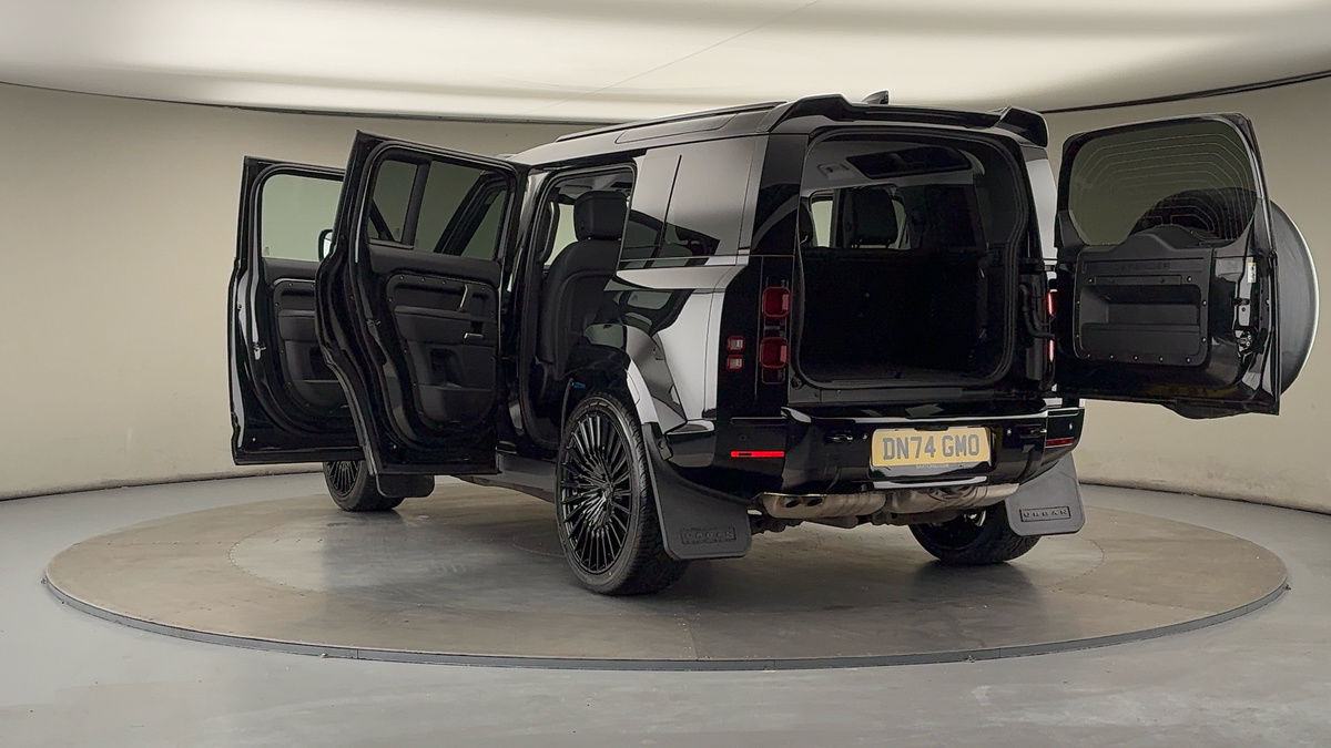 Land Rover Defender 110 Urban Image 29