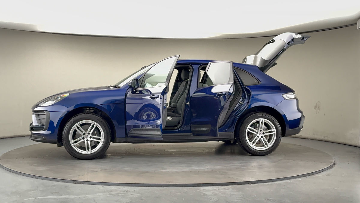 More views of Porsche Macan