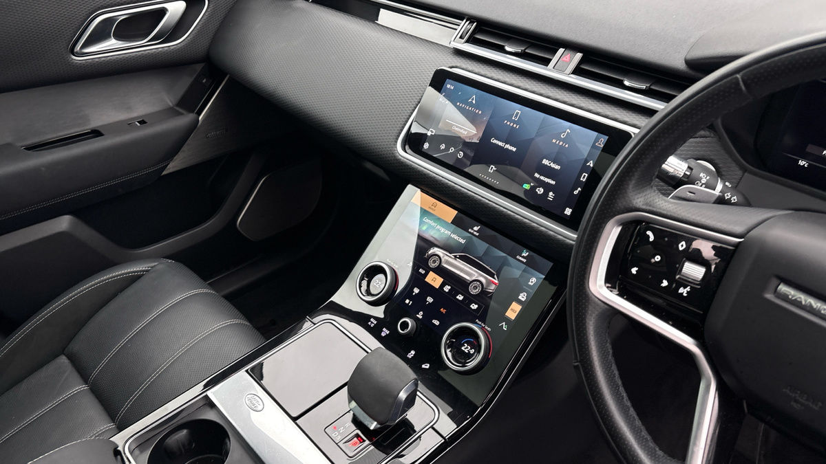 Land Rover Range Rover Velar Image 18