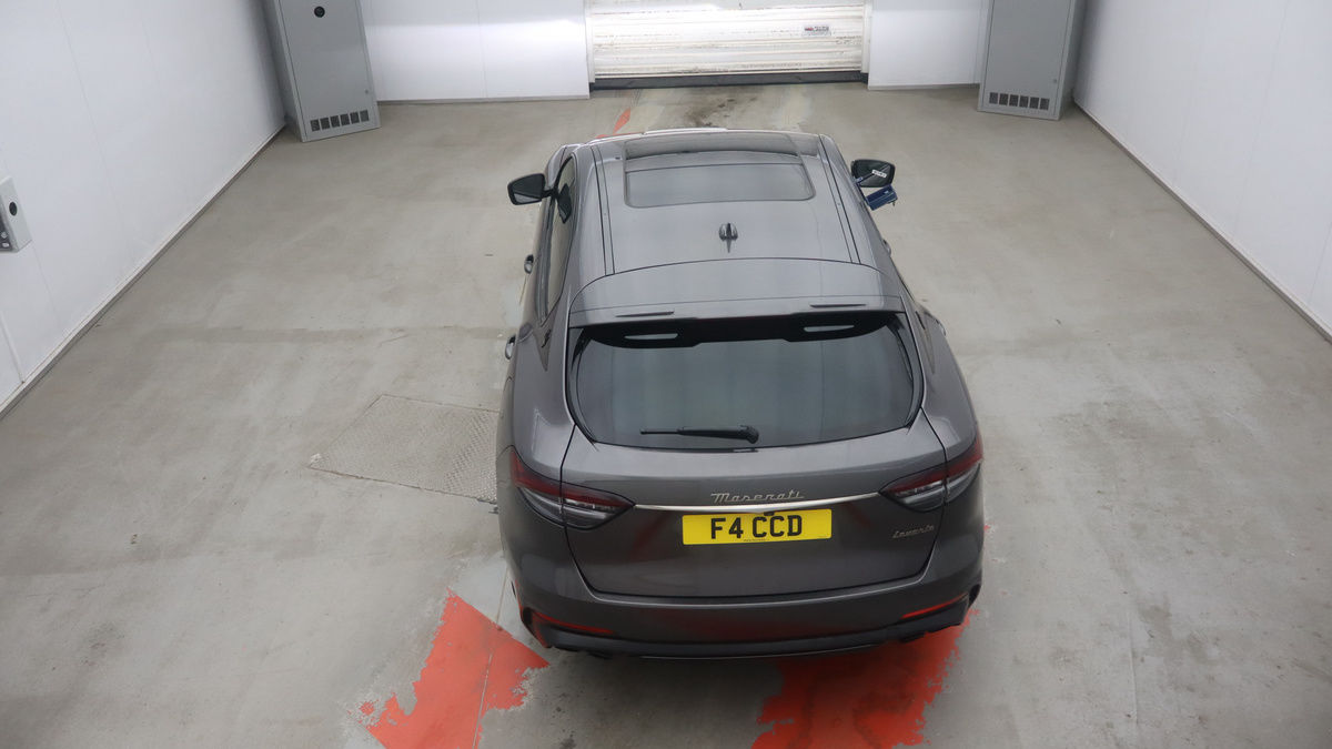Maserati Levante Image 8