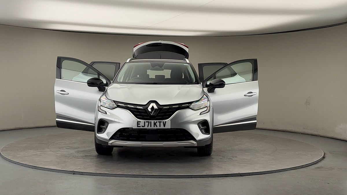 More views of Renault CAPTUR