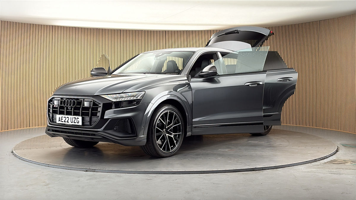 More views of Audi SQ8