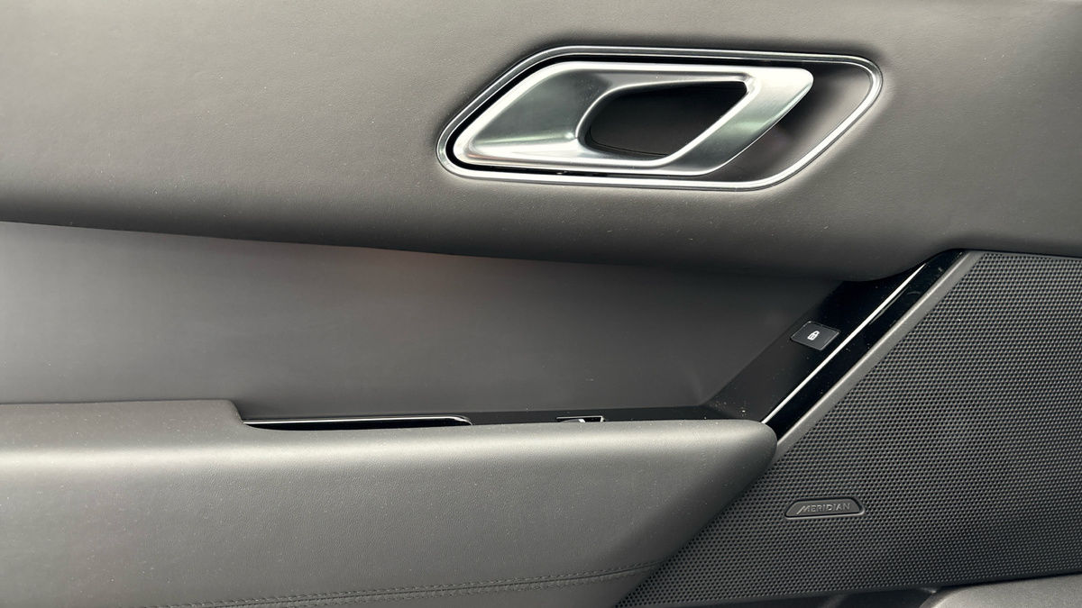 Land Rover Range Rover Velar Image 19