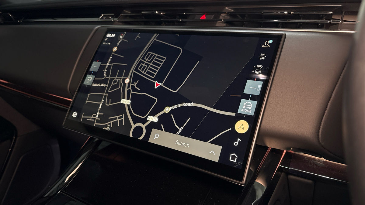 Land Rover Range Rover Sport Image 17