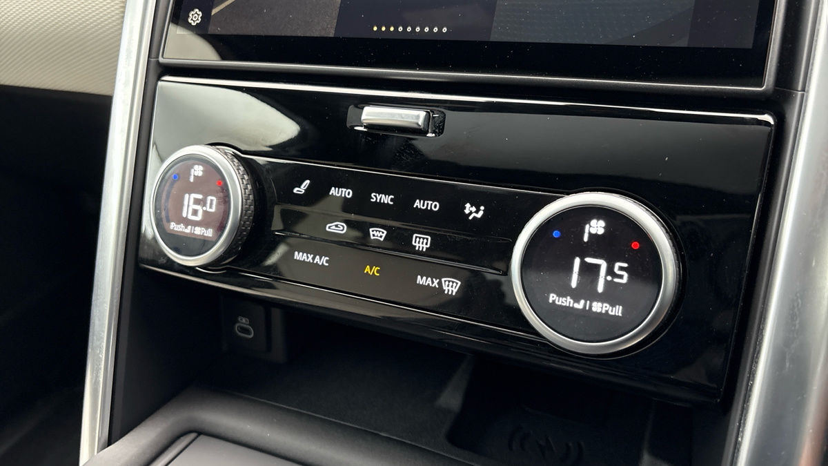 Land Rover Discovery Image 29