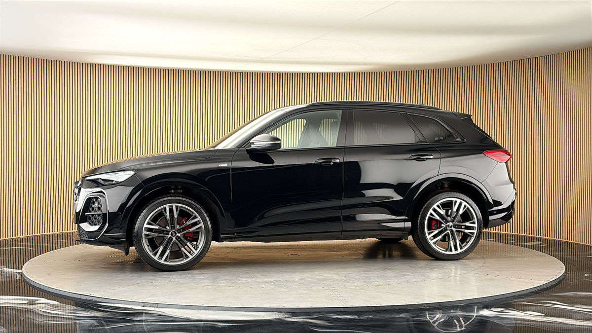 More views of Audi Q5