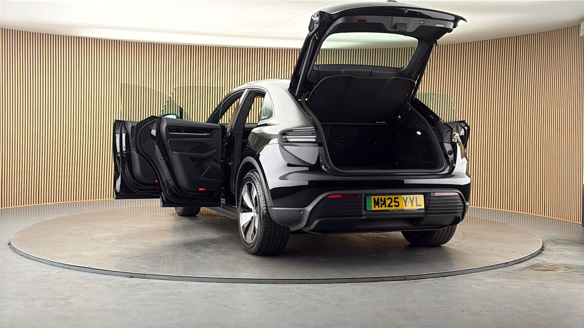 More views of Porsche Macan