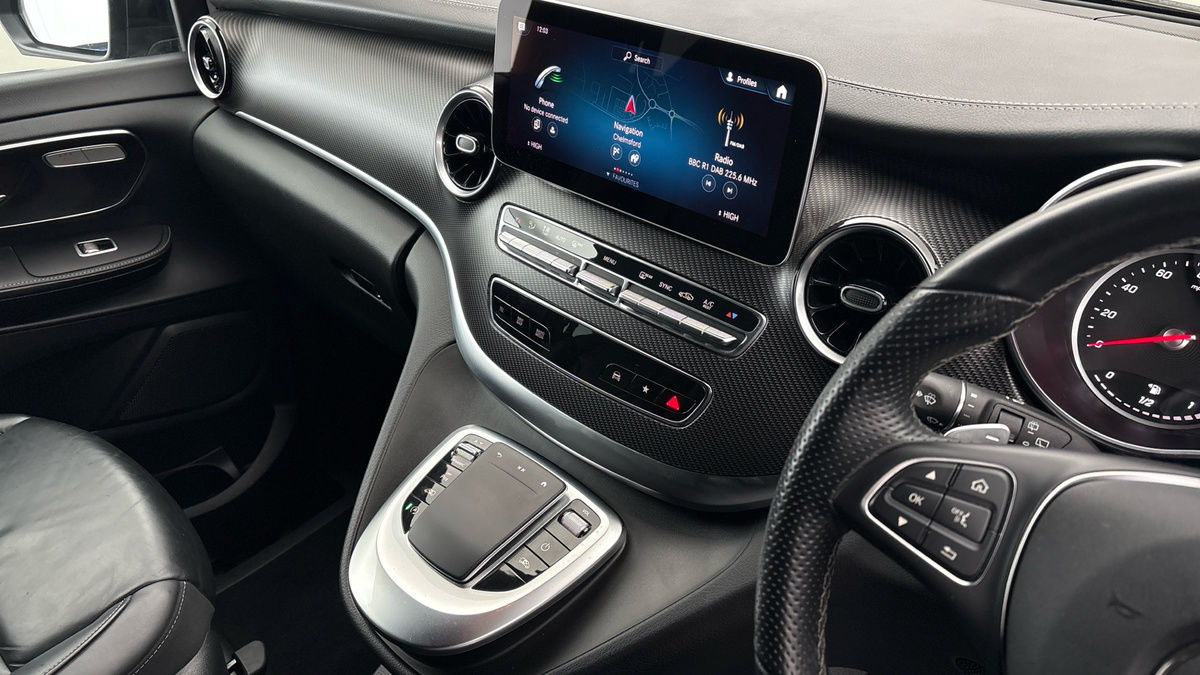 Mercedes-Benz V Class Image 18