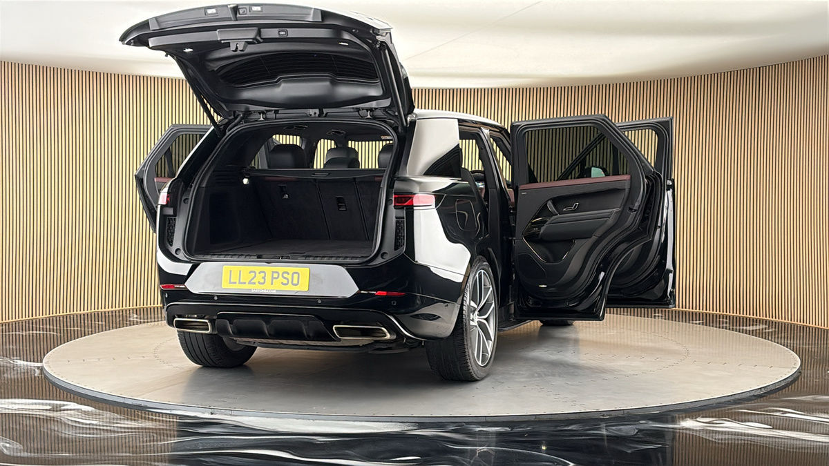 More views of Land Rover Range Rover Sport