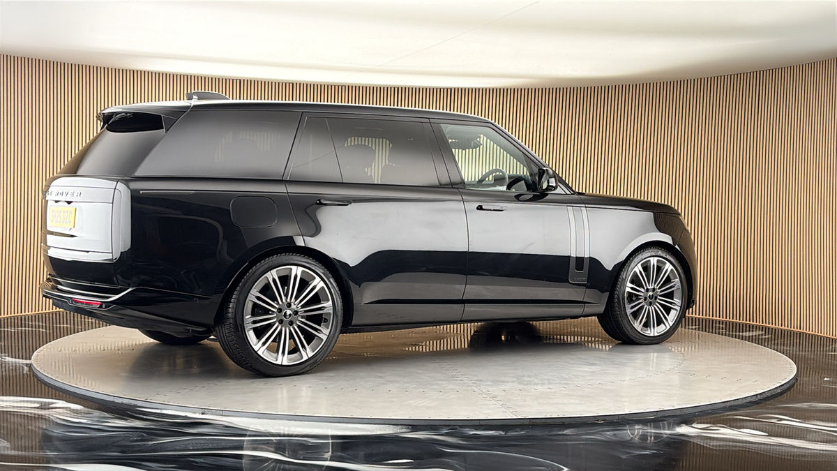 More views of Land Rover Range Rover