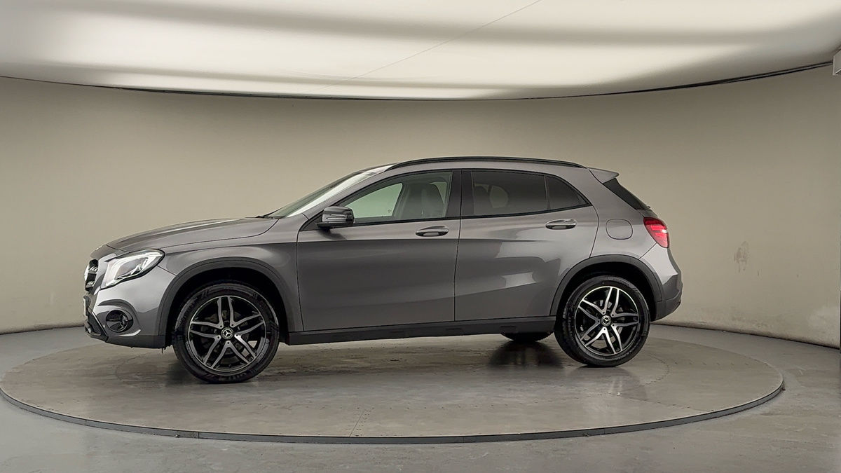 More views of Mercedes-Benz GLA