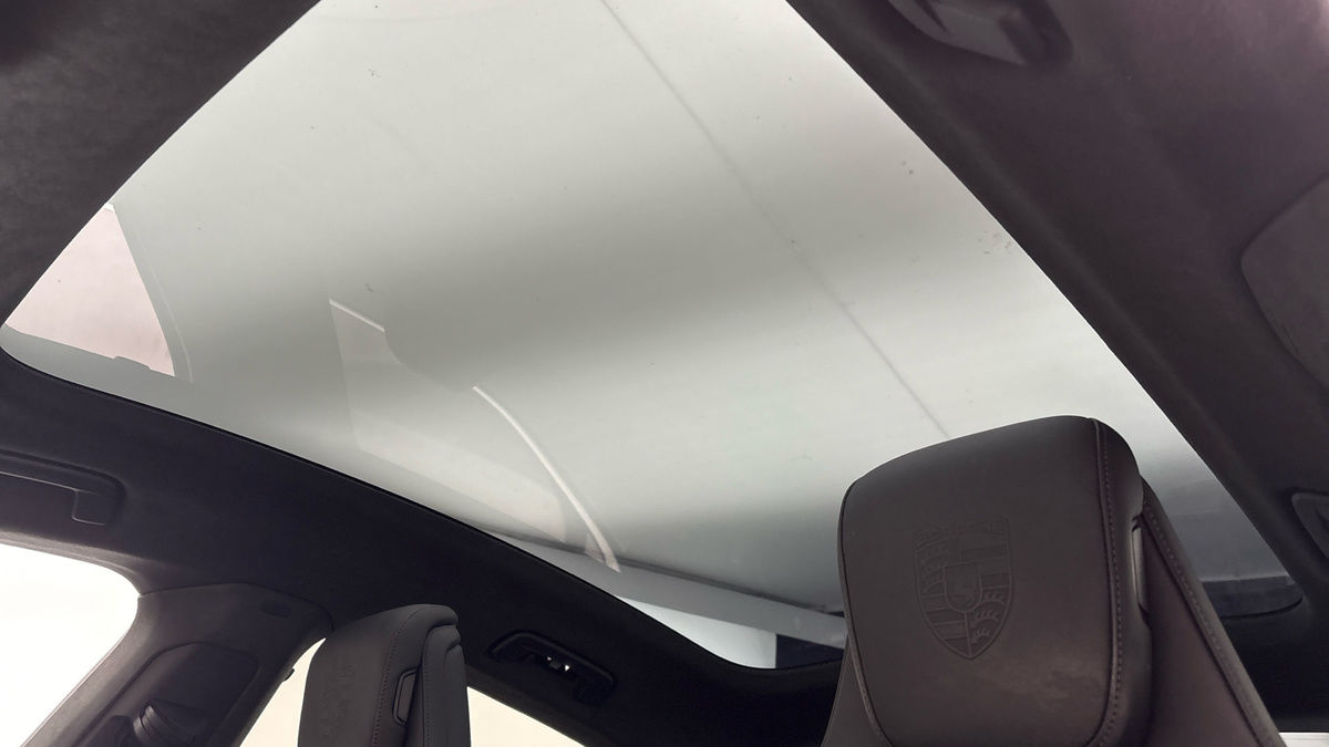 Porsche Taycan Image 6