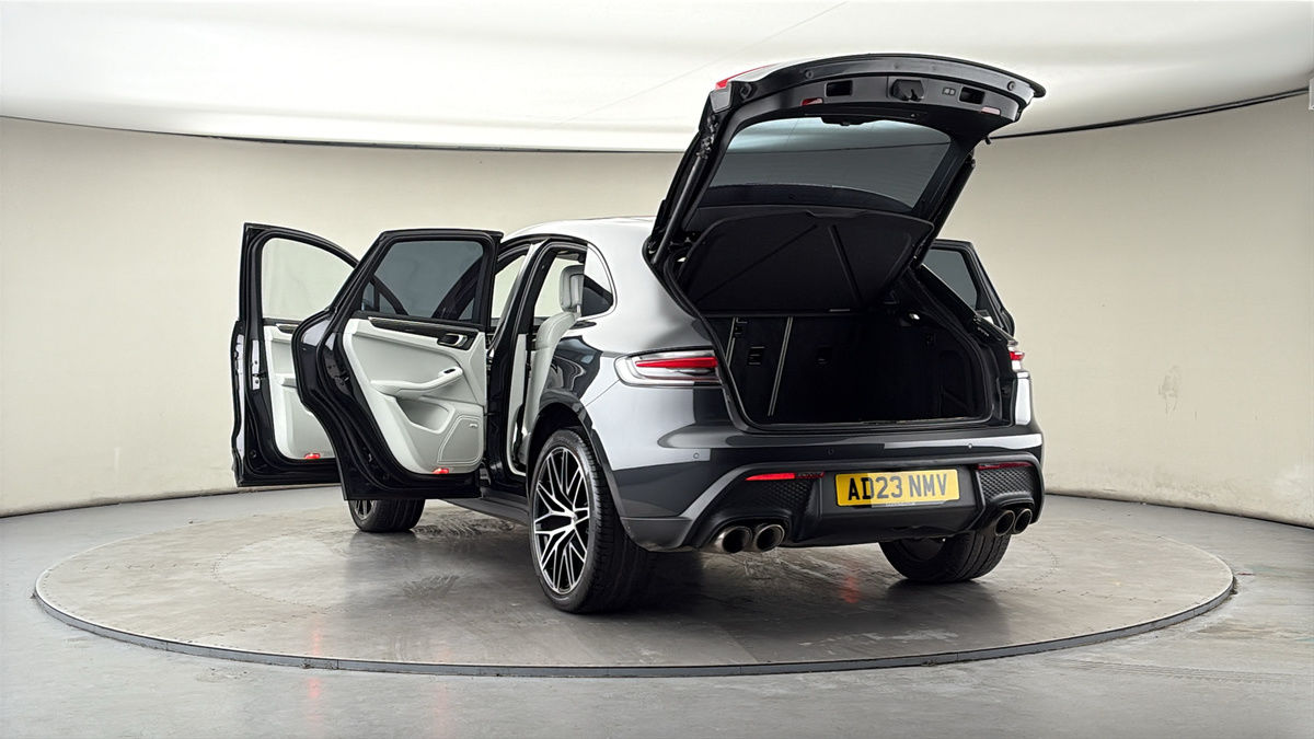 More views of Porsche Macan