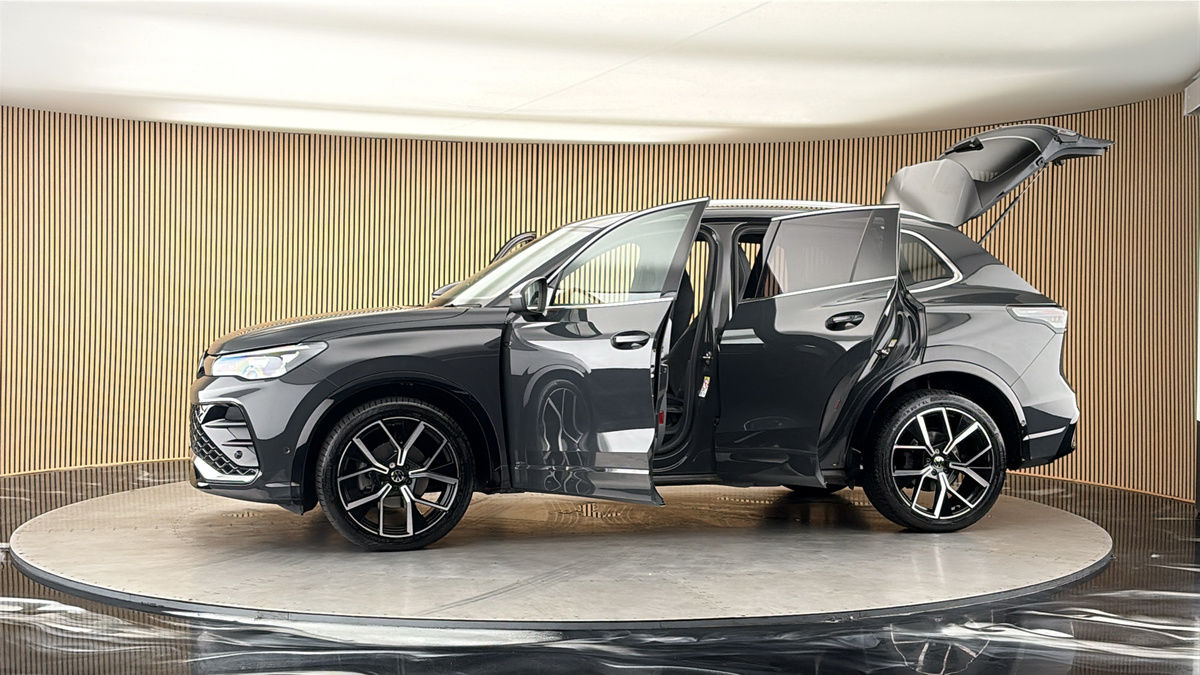 More views of Volkswagen Tiguan