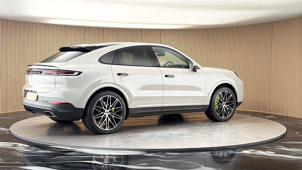 More views of Porsche Cayenne