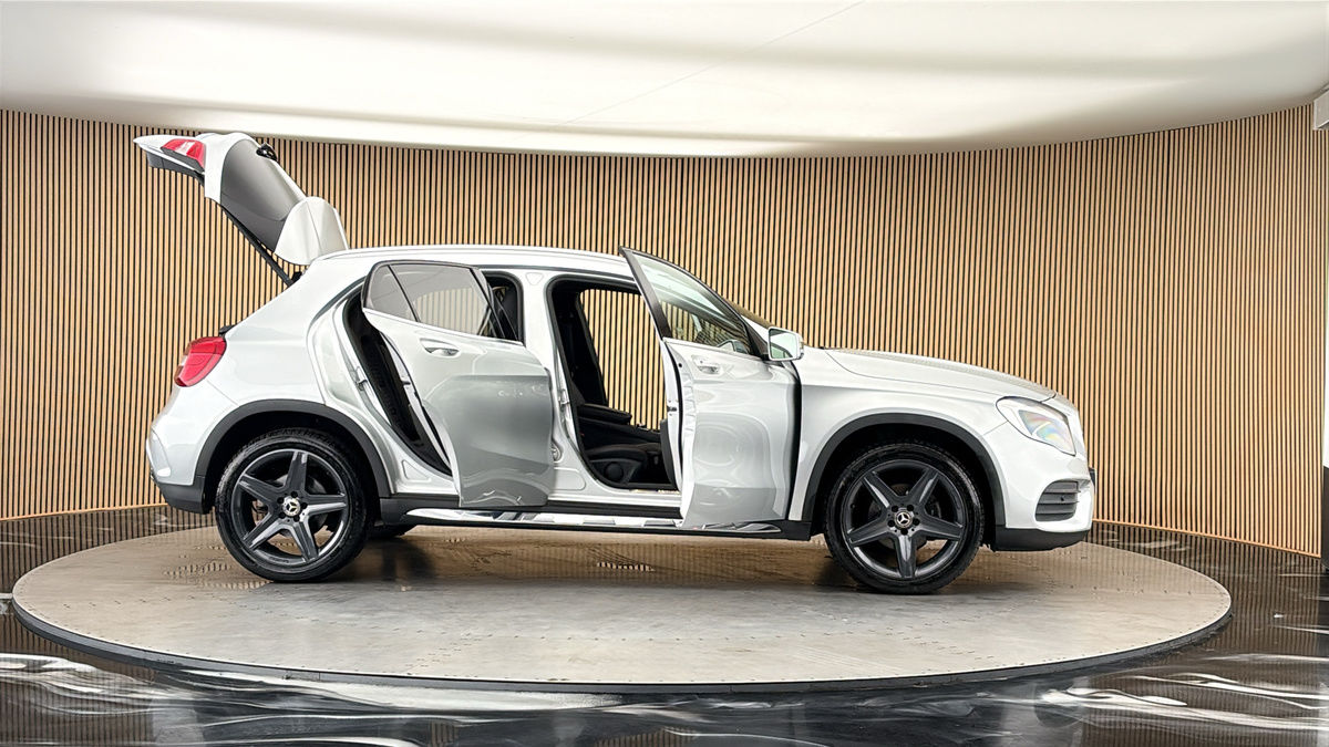 More views of Mercedes-Benz GLA