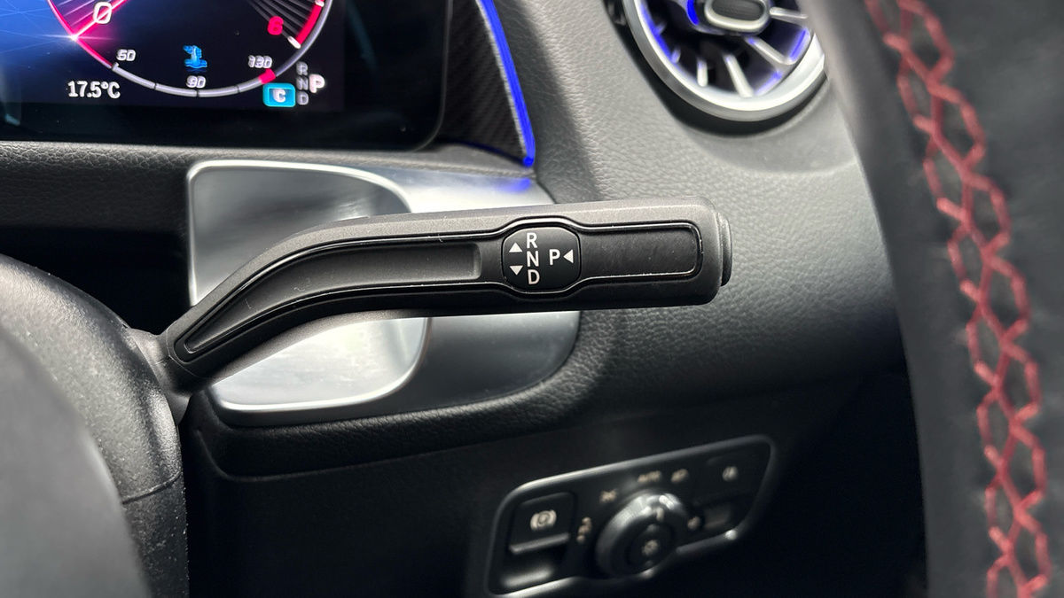 Mercedes-Benz GLB Image 6