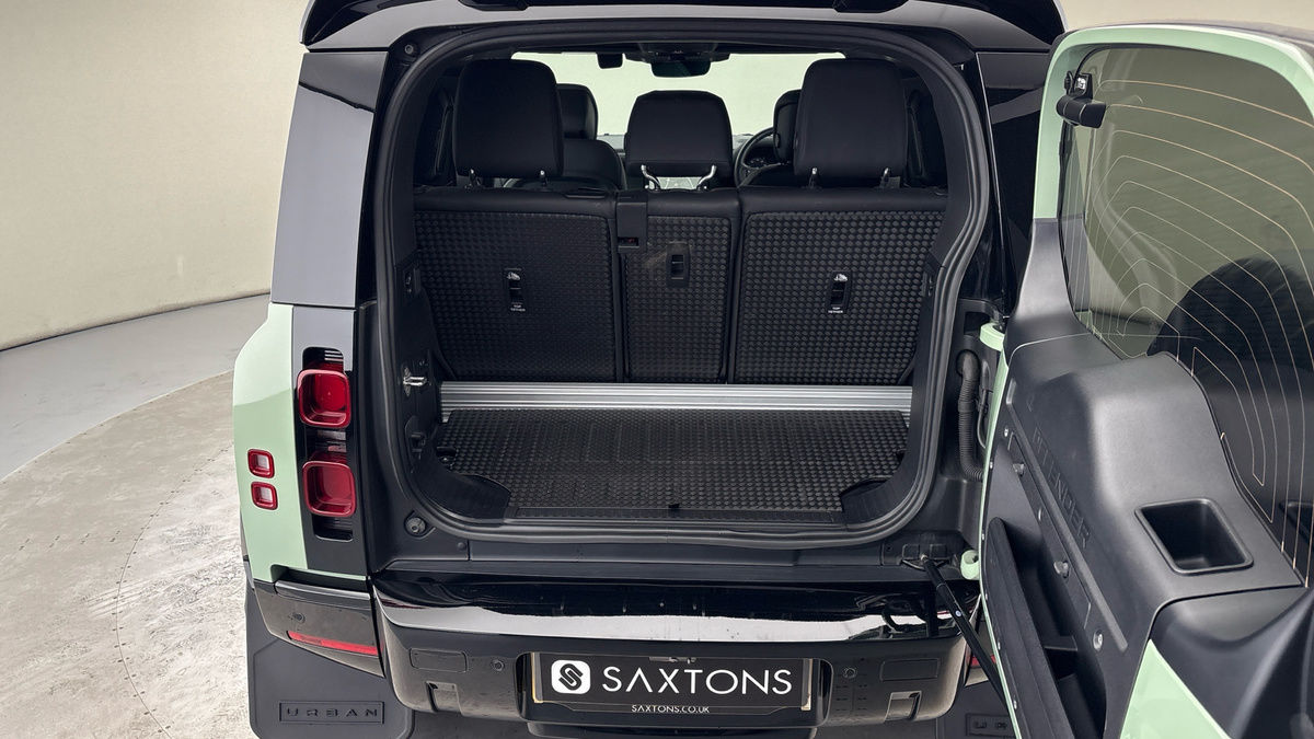 Land Rover Defender 90 Urban Image 11