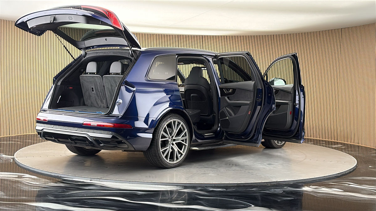 More views of Audi Q7
