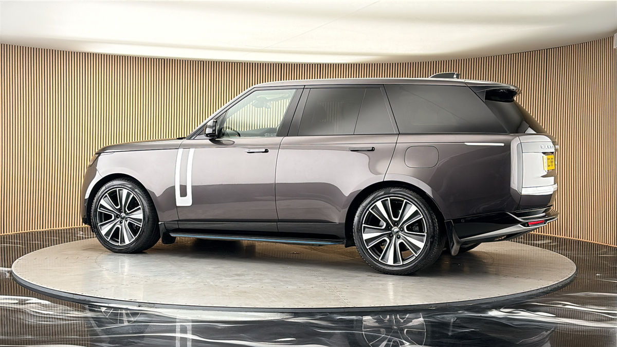 More views of Land Rover Range Rover
