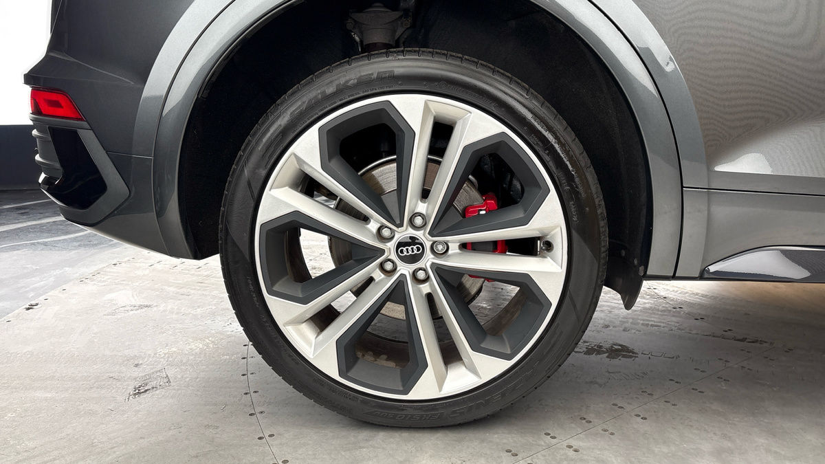 More views of Audi Q5