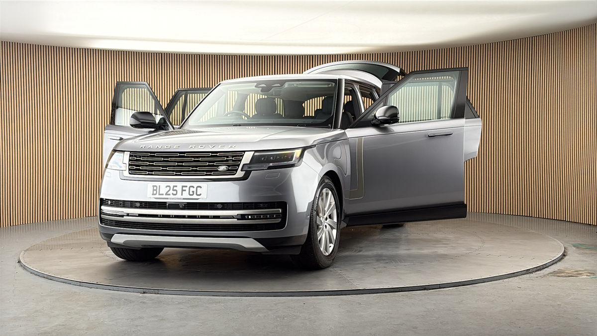More views of Land Rover Range Rover