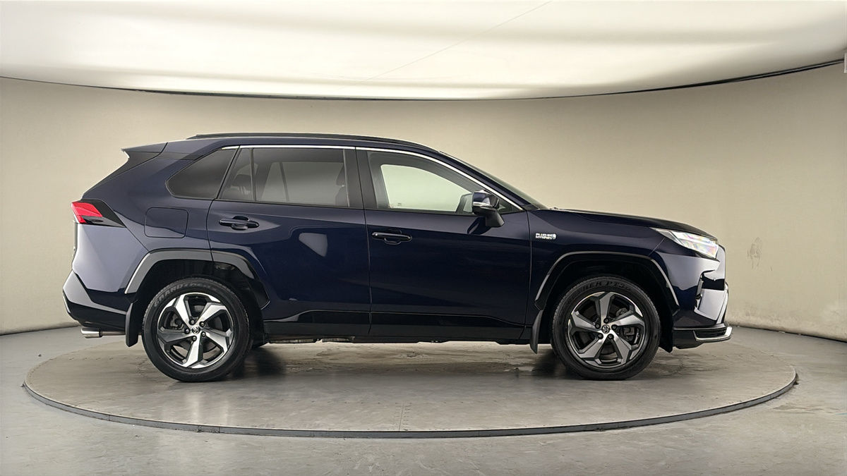 Toyota RAV4 Image 16