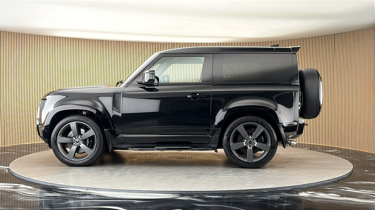 More views of Land Rover Defender 90